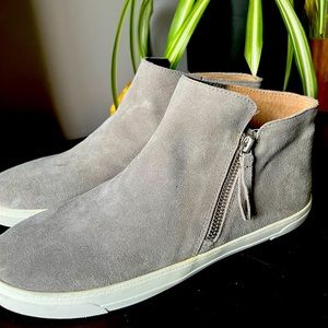 Suede side zip sneakers